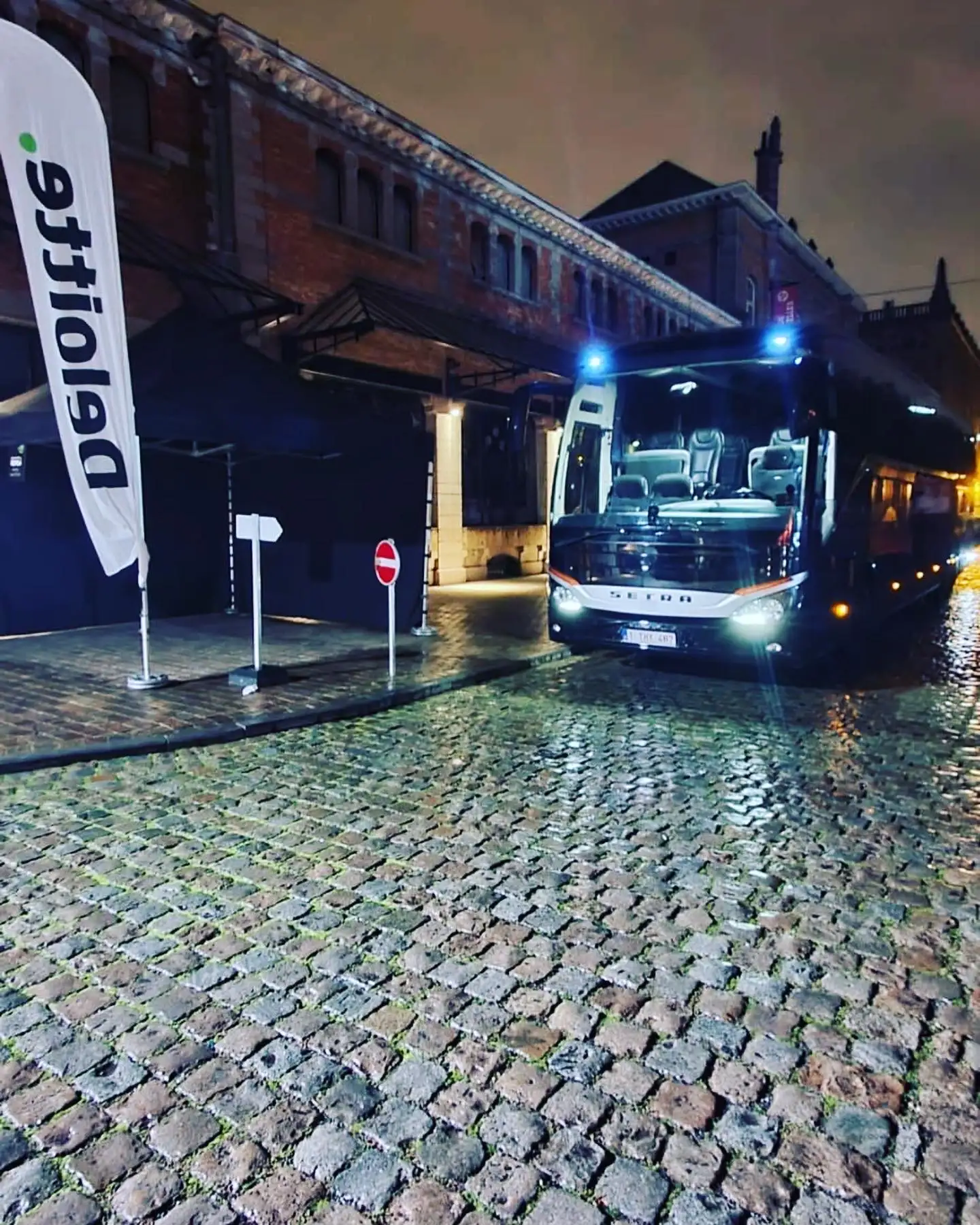 C62222AF-26BB-4285-A18E-ED8CE79590AF