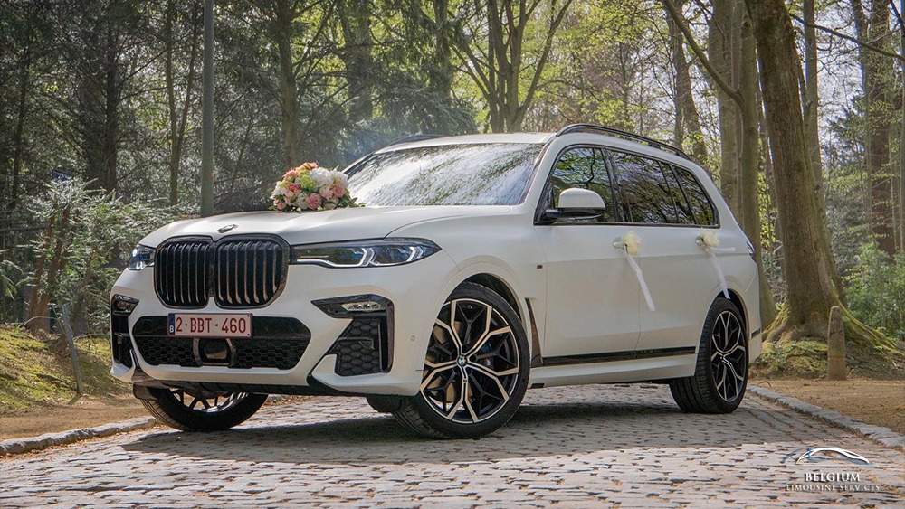 location Voiture blanche mariage BMW X7 location Voiture blanche mariage BMW X7